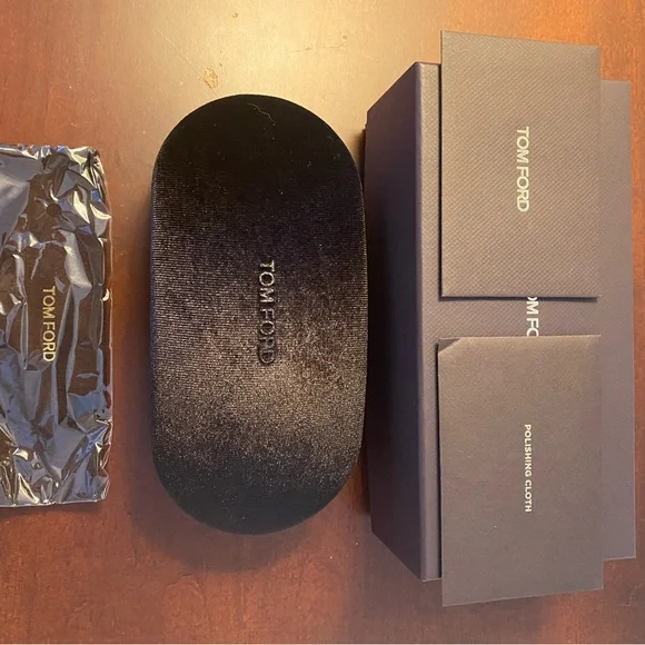 Tom Ford Women display picture 3